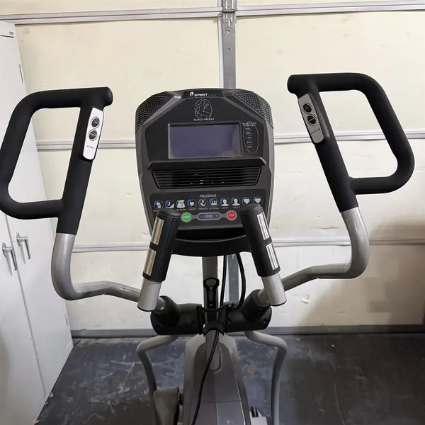 Spirit XE395 Elliptical Exercise Trainer With Manual- Local Pickup Only