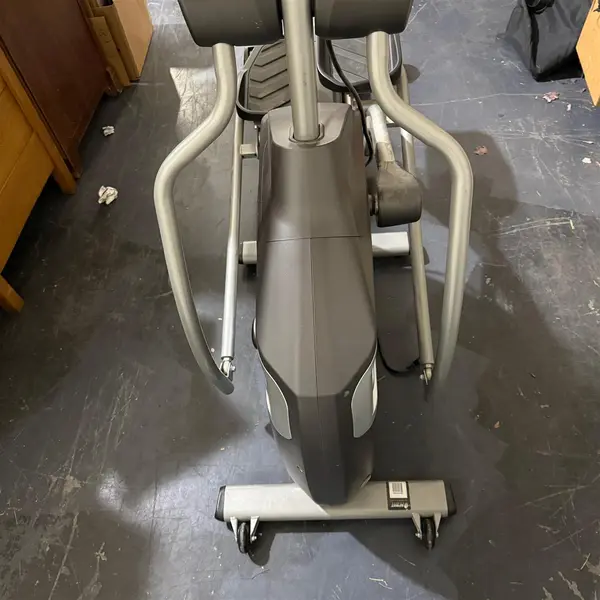 Spirit XE395 Elliptical Exercise Trainer With Manual- Local Pickup Only