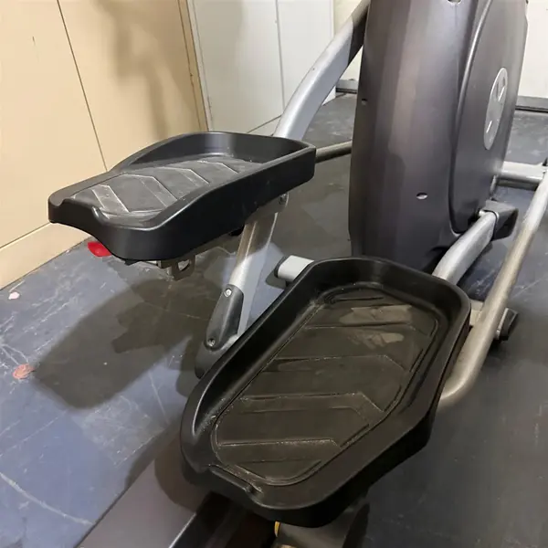 Spirit XE395 Elliptical Exercise Trainer With Manual- Local Pickup Only