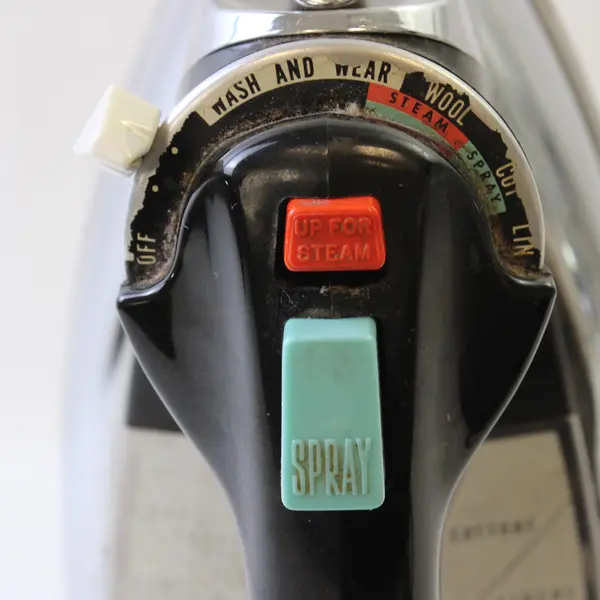 General Electric 1950s Vintage Steam Iron Collectible Untested