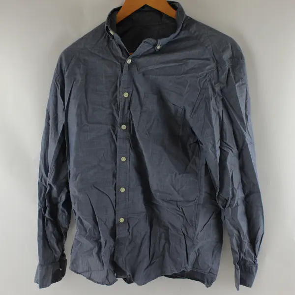 J. Crew Light Weight Chambray Blue Cotton Long-Sleeved Button-Down Men's Small