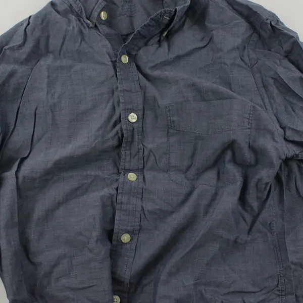 J. Crew Light Weight Chambray Blue Cotton Long-Sleeved Button-Down Men's Small