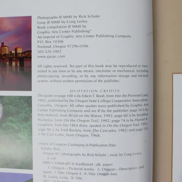 Oregon IV by Craig Lesley Photos by Rick Schafer 2002 Hardcover DJ 1st Ed Good