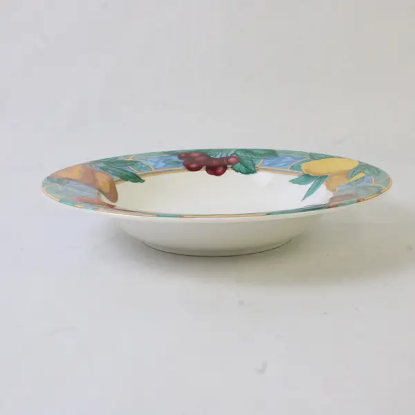 Lot Of 5 Victoria & Beale Forbidden Fruit Patterned Ceramic Rim Soup Bowls 8.75"