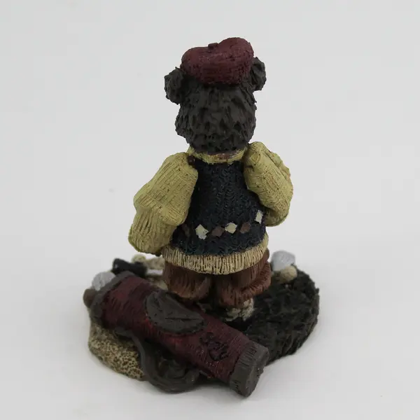 1997 Shelly Bears & Co.L.E. Heartfelt Collectibles “Frustrated Golfer” Figurine