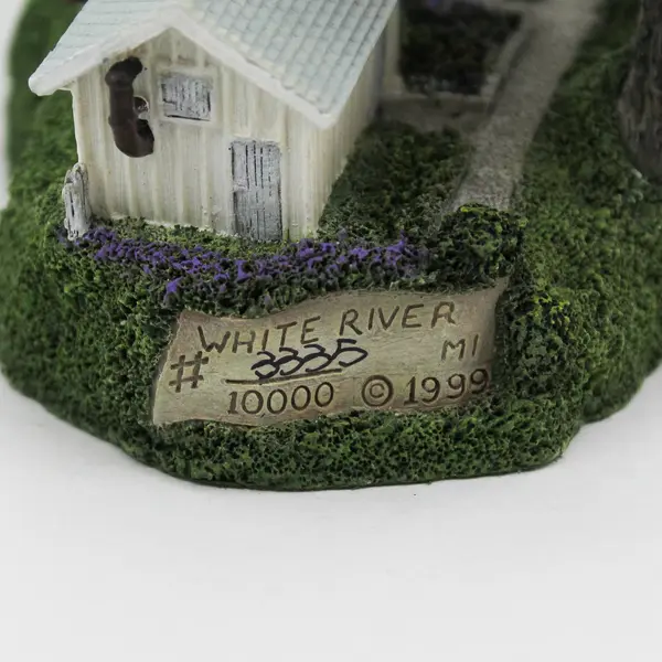 1999 Harbour Lights Lighthouse Figurine White River Michigan #226 Box And COA