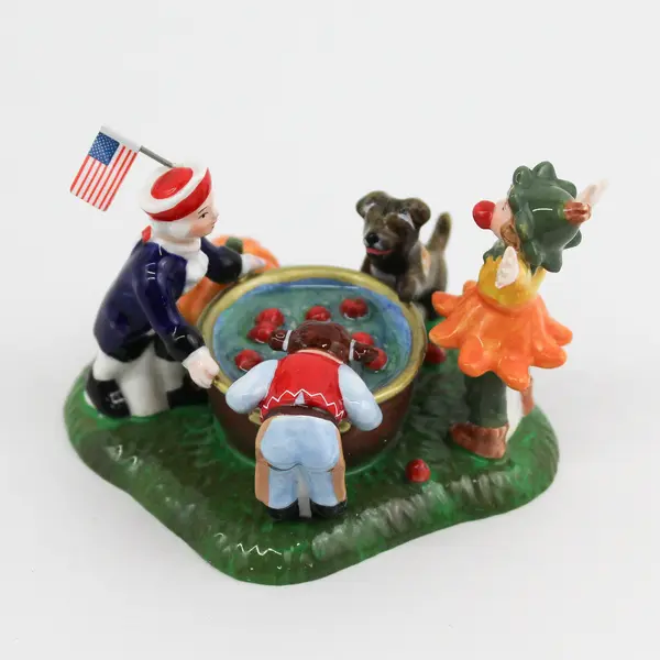 2002 DEPT 56 Snow Village Bobbing For Apples Halloween 55185 Retired