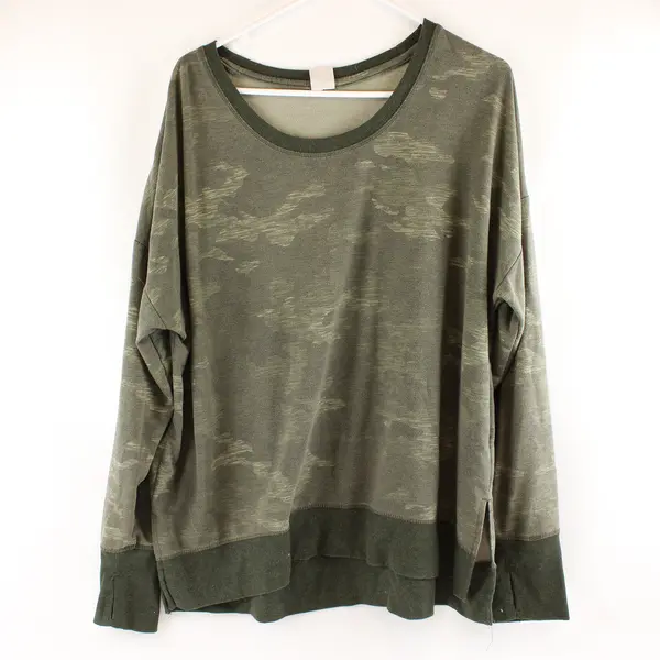 Avia Green Camo Long-Sleeved Shirt Women's XL 16-18