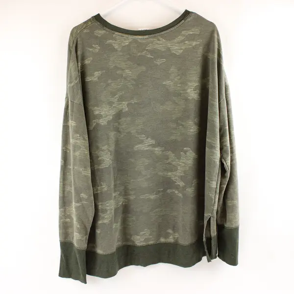 Avia Green Camo Long-Sleeved Shirt Women's XL 16-18