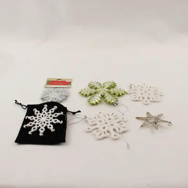 Lot of 6 Snowflake Ornaments Holiday Christmas Tree Crafts