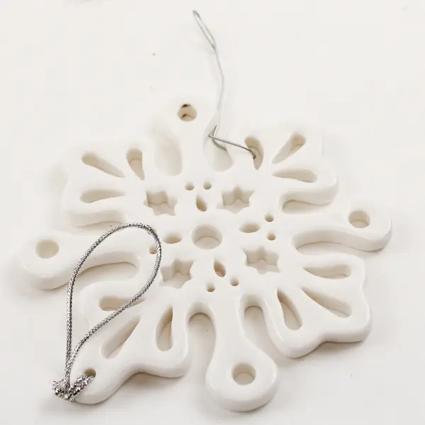Lot of 6 Snowflake Ornaments Holiday Christmas Tree Crafts