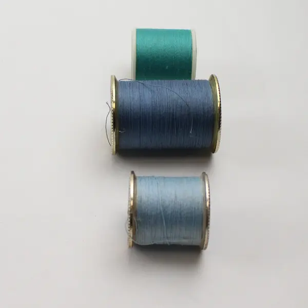 Lot of 5 Blue Sewing Thread Spools Assorted Shades for Quilting