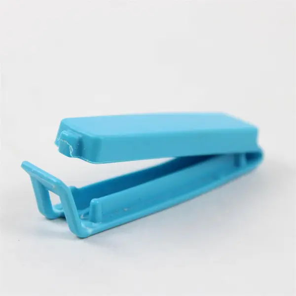 Lot of 10 Assorted Reusable Kitchen Bag Clips Sealers for Pantry