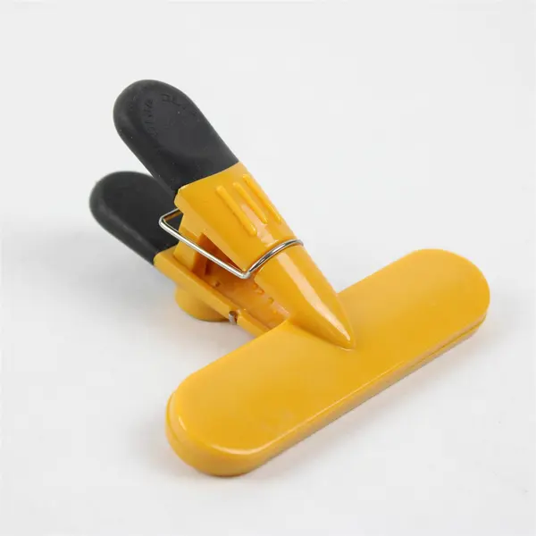 Lot of 10 Assorted Reusable Kitchen Bag Clips Sealers for Pantry