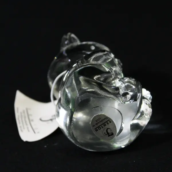 Fenton Handcrafted August  Lion Hearted  Glass Bear W/ Peridot Heart And Tag