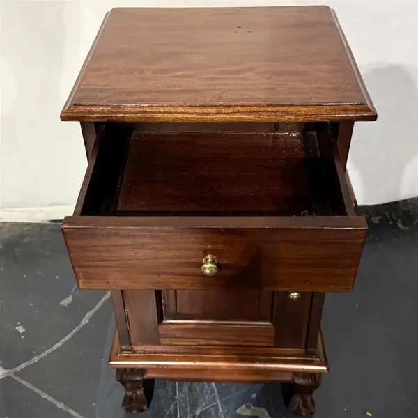 Vtg Handycraft Mahogany Wood Colonial Style Nightstand - Freight / Local Pickup