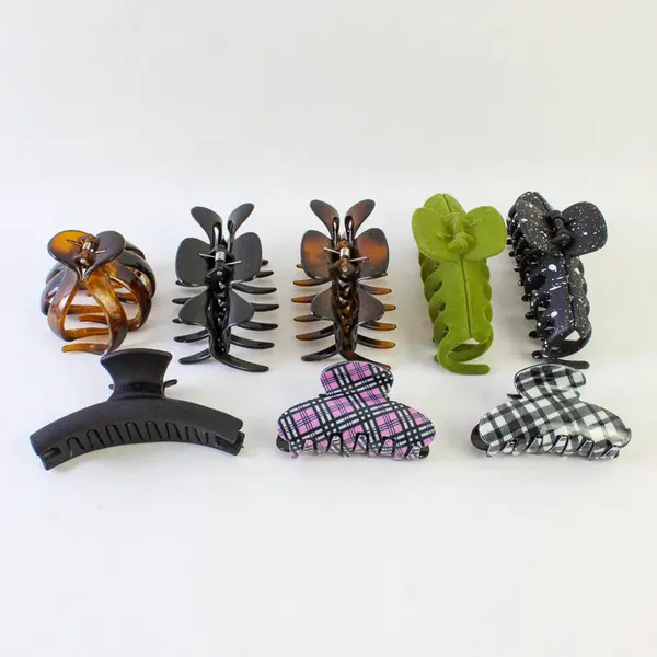 Mixed Lot of 8 Claw Clips Hair Accessories