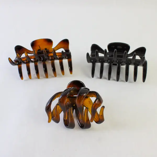 Mixed Lot of 8 Claw Clips Hair Accessories