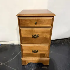3 Drawer Colonial Style Nightstand 