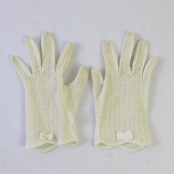Pair of Vintage Off-White Lacy Girls' Gloves FLAW