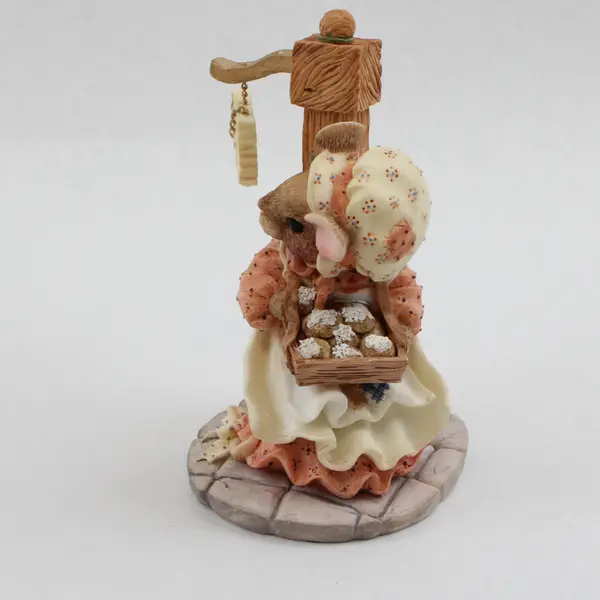 Enesco Priscilla's Mouse Tales Hot Cross Buns 1995 FLAW