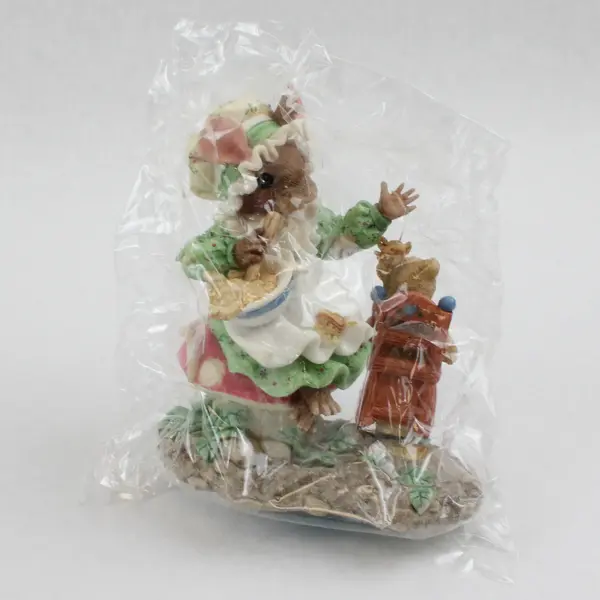Enesco Priscilla's Mouse Tales Mouse In Your House Figurine 1995