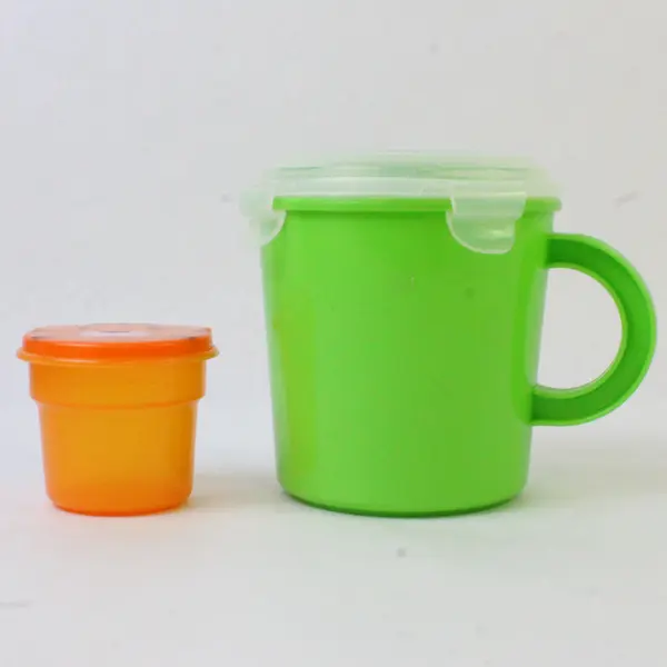 Lot of 2 Plastic Cups with Lids Green & Orange 