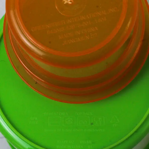 Lot of 2 Plastic Cups with Lids Green & Orange 