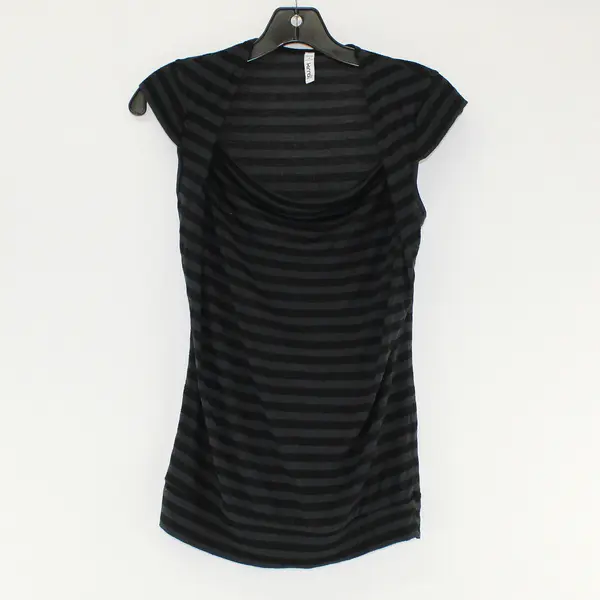 Kirra Black Horizontal Striped Sleeveless Shirt Top Rayon/Polyester Women's Sz S