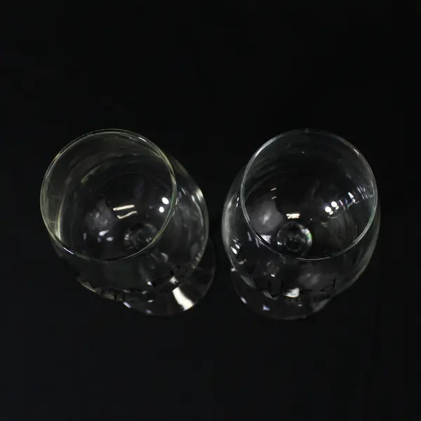 Lot Of 2 Naked Winery McMinnville OR Clear Glass Stemmed Wine Glasses 7.75" Tall