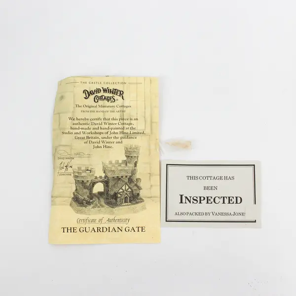 1994 John Hine Studios David Winter Cottages The Guardian Gate W/ Box COA