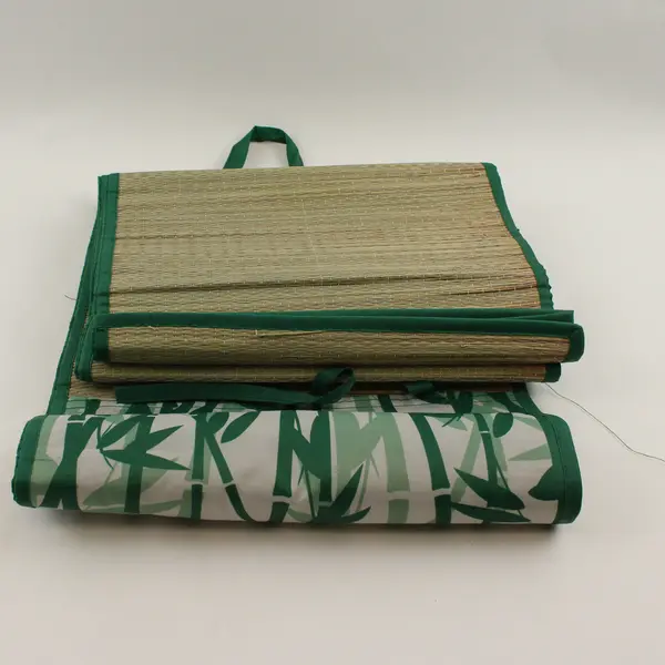 Avon On The Go Roll-Up Straw Mat 71"x35.5" Carry Handles Pocket