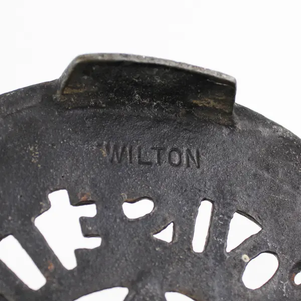 Vintage Wilton Good Luck Horseshoe Cast Iron Trivet 7-3/4"