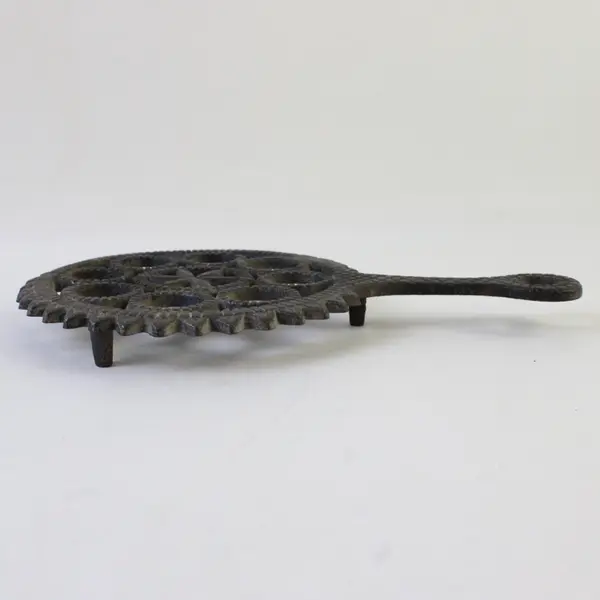 Vintage Saw Tooth Cast Iron Folk Art Trivet 8.5" Marked 101