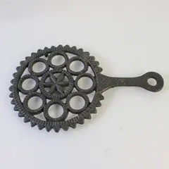 Vintage Saw Tooth Cast Iron Folk Art Trivet 8.5" Marked 101