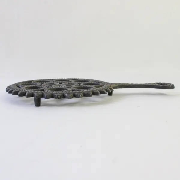 Vintage Saw Tooth Cast Iron Folk Art Trivet 8.5" Marked 101