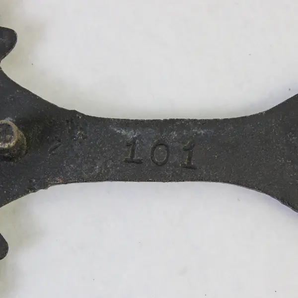 Vintage Saw Tooth Cast Iron Folk Art Trivet 8.5" Marked 101