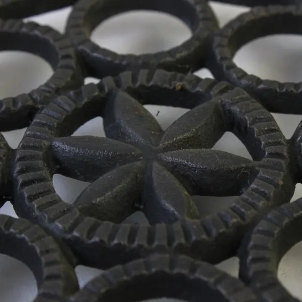 Vintage Saw Tooth Cast Iron Folk Art Trivet 8.5" Marked 101