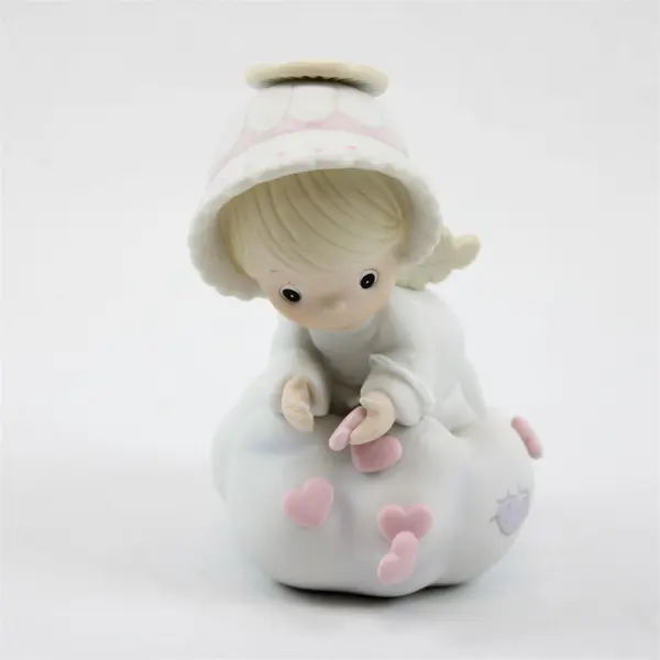 Precious Moments Sending You My Love 1987 Retired Figurine 5"
