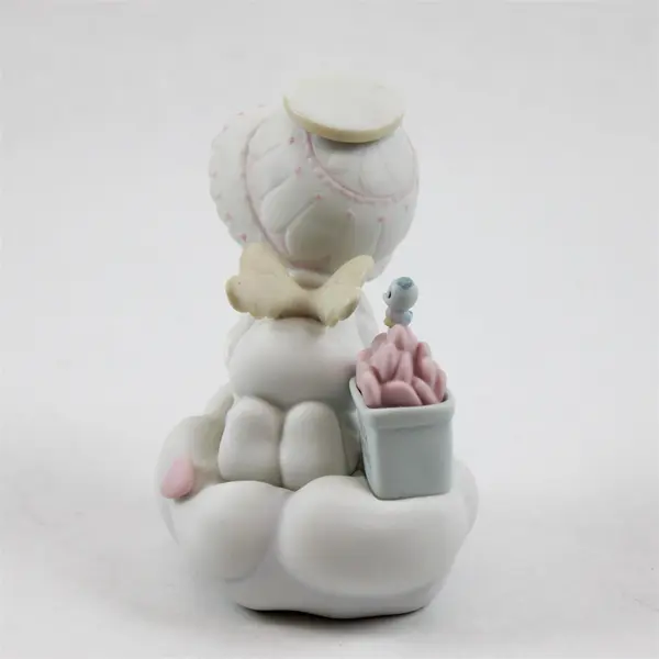 Precious Moments Sending You My Love 1987 Retired Figurine 5"