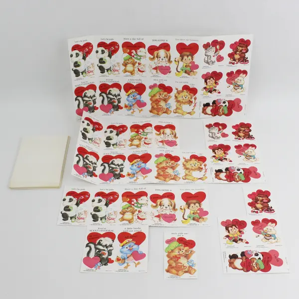 Set of 40 Grand Award Paper Magic Group Personality Bears Valentines Cards