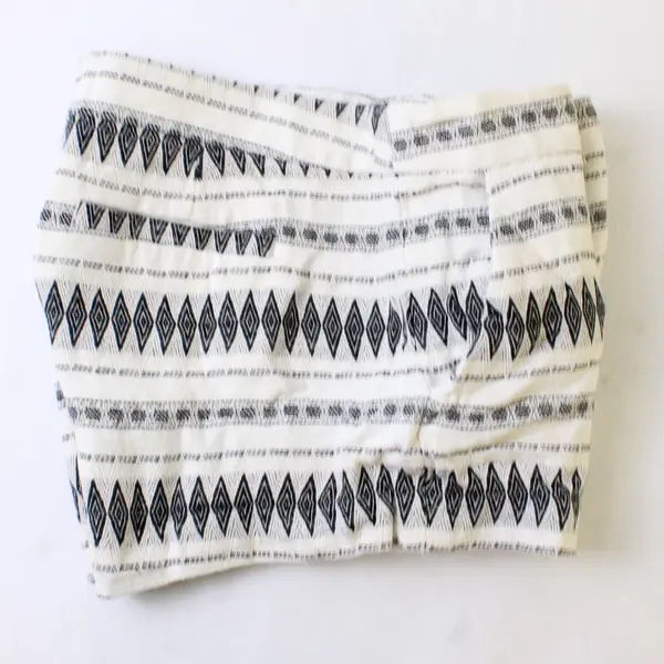 Joie Women's 2 White/Black Geometric Jacquard Cotton Blend Shorts