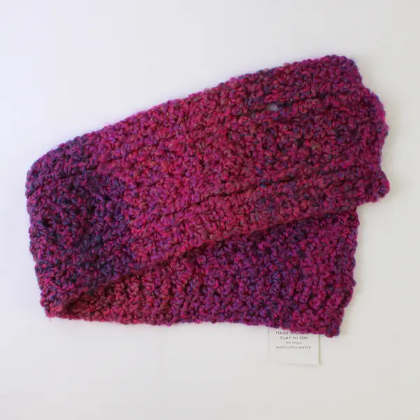 NWT BigWooWear Purple Acrylic Blend Cowl Scarf Large Functional Button Closure