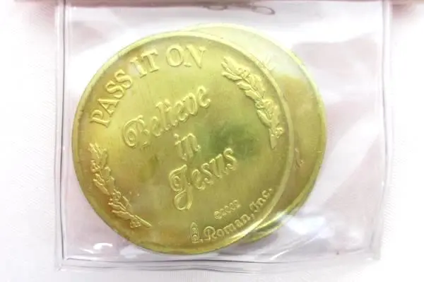 2002 Roman Inc. BELIEVE IN JESUS Brass Token Jesus is the Reason Season