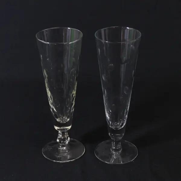 Lot of 2 Clear Dot Pilsner Beer Glasses With Mismatched Stems 8.5"