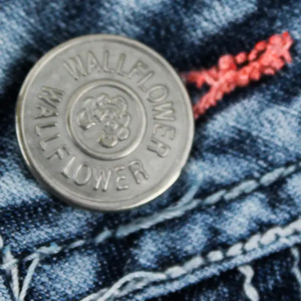 WALLFLOWER Juniors Size 9 Light Wash Stretch Cuffed Denim Jean Shorts