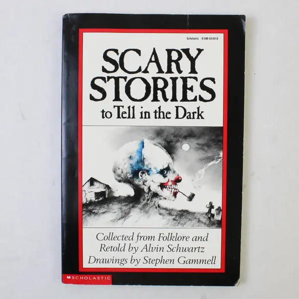 Scholastic Scary Stories to Tell in the Dark Collected by Alvin Schwartz PB 1989