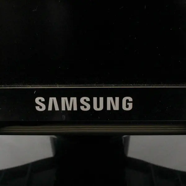 Samsung UN32EH4003F 32" LED HDTV - Used Powers On