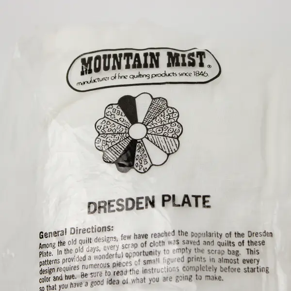 NWT Mountain Mist Pillowloft Pillow Form w/100% Cotton Cover Fits 14"x14" Cases