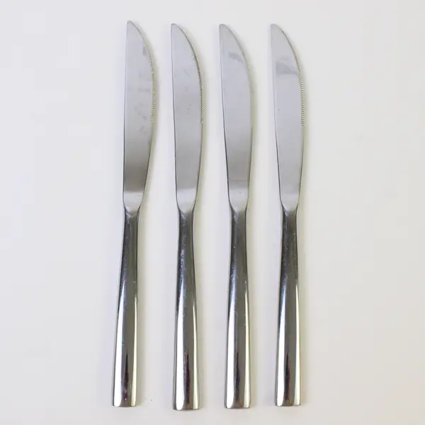 Lot of 4 Villeroy & Boch Piemont Pattern 18/10 SS Solid Dinner Knives 8.75" Good